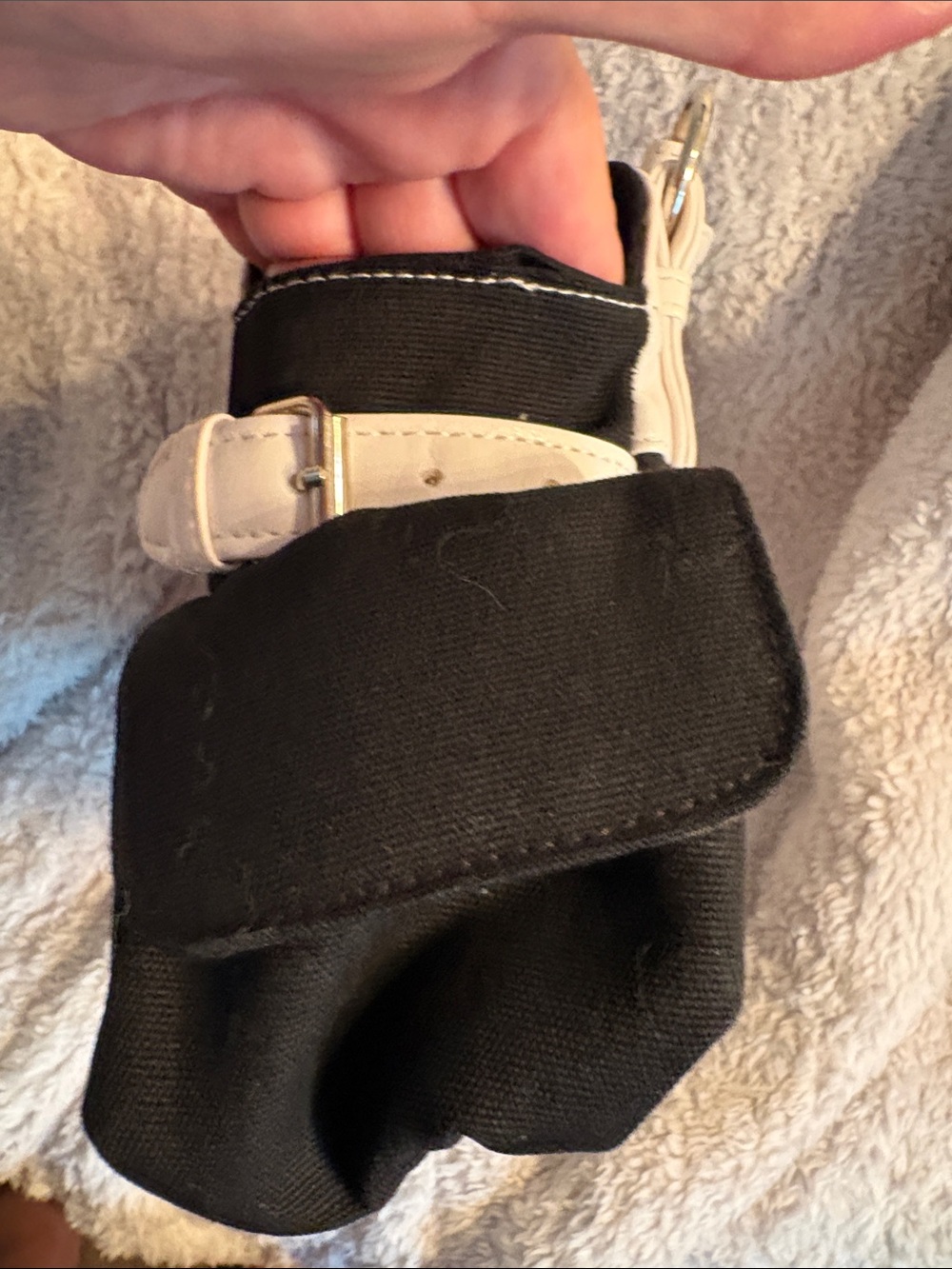 Classic Two-Tone Black and White Shoulder Bag - Picture 2 of 4